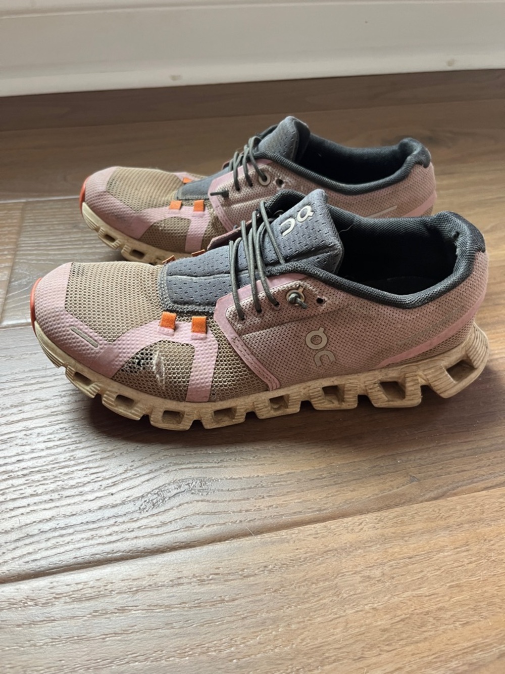 On Running Women's Athletic Shoes size 8